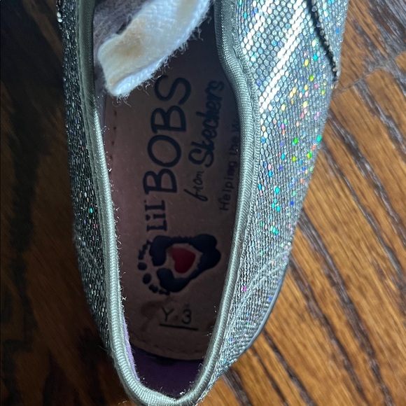 LIKE🆕SKETCHERS LIL BOBS  Sparkling Silver Sneakers size Y3 - Picture 10 of 10